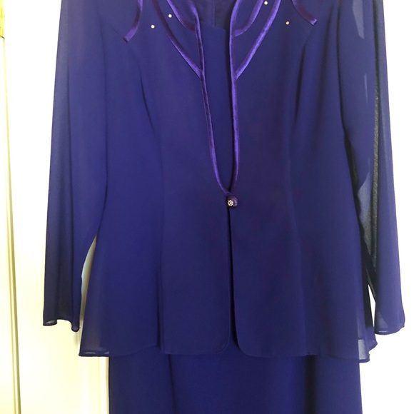 Mother-of-the -bride dress. Size 10. Deep royal blue. Made in Canada, by ALGO. - Picture 4 of 6